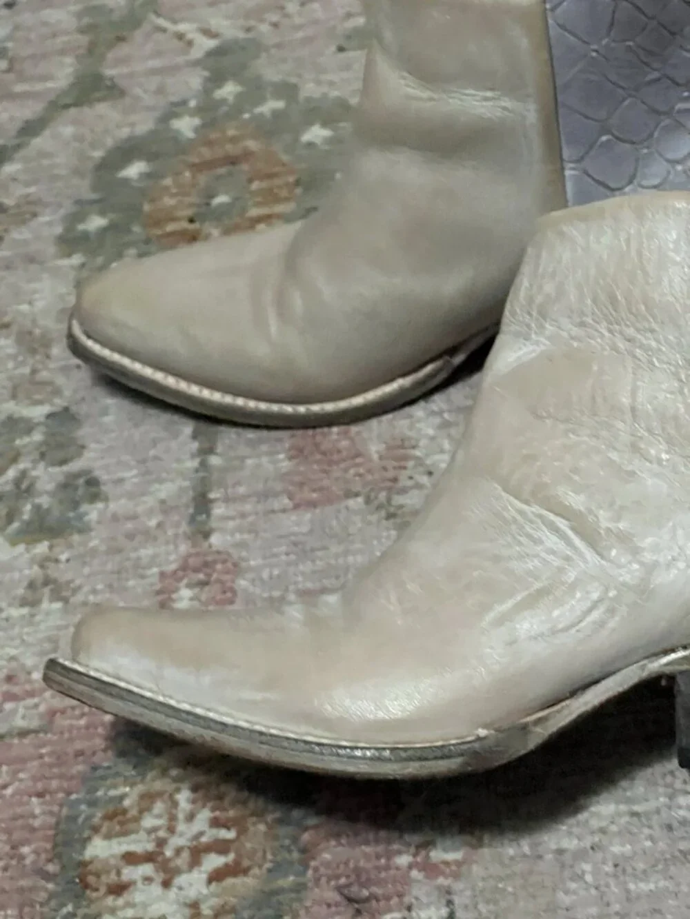 Freebird By Steven Rule Boots Booties Western Boho Cream Silver Croc Size 6